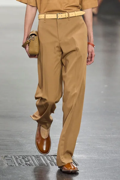 Look 77
